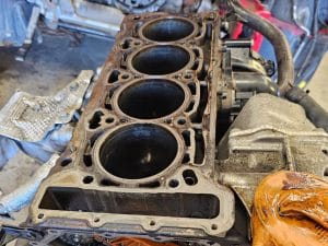 Jakoketjun vaihto ammattitaidolla Keravalla – tärkeä osa moottorin luotettavuutta.